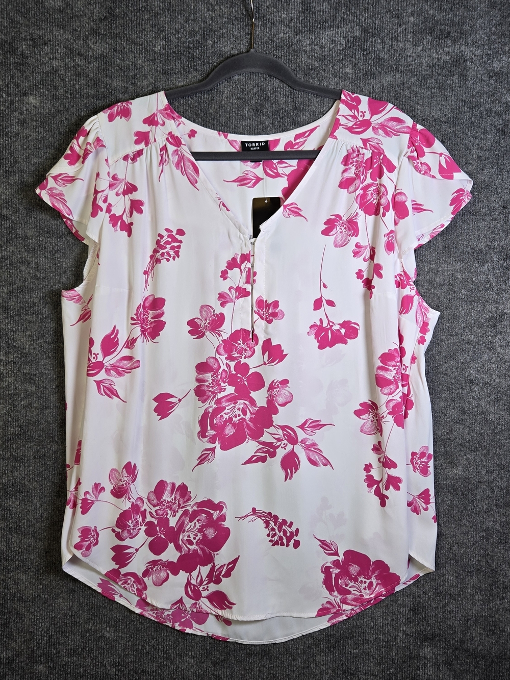 Torrid Top Womens 1X Pink Floral Chiffon Hook Eye Tulip Sleeve Cloud Dancer New
